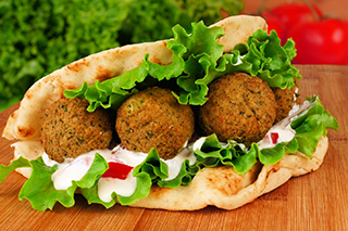 FALAFEL LOHKOPERUNOILLA